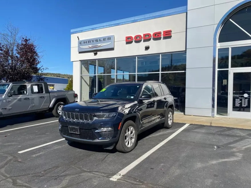 2024 Jeep Grand Cherokee Limited photo 1