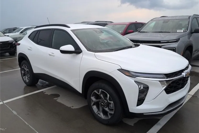 2026 Chevrolet Trax LT photo 1
