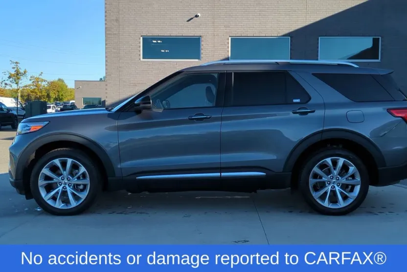 2022 Ford Explorer Platinum photo 1