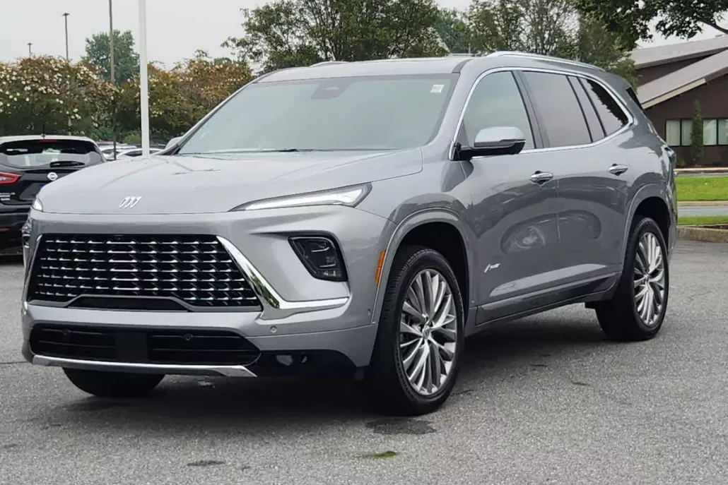 2026 Buick Enclave Avenir photo 1