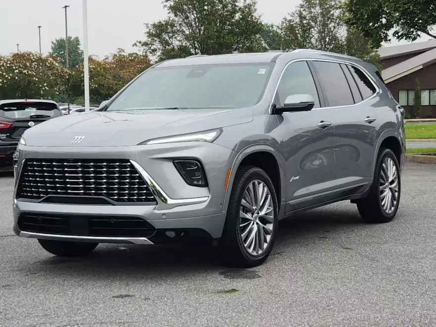 2026 Buick Enclave Avenir photo 1