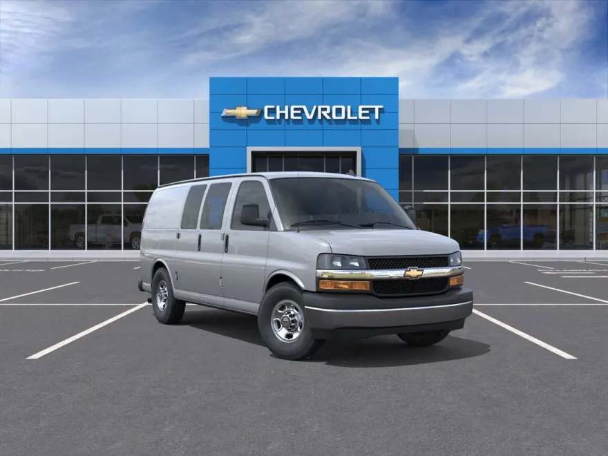 2025 Chevrolet Express Cargo 3500 photo 1