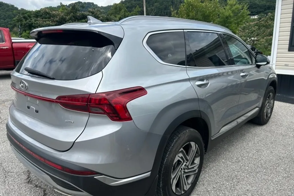 2022 Hyundai Santa Fe SEL photo 1