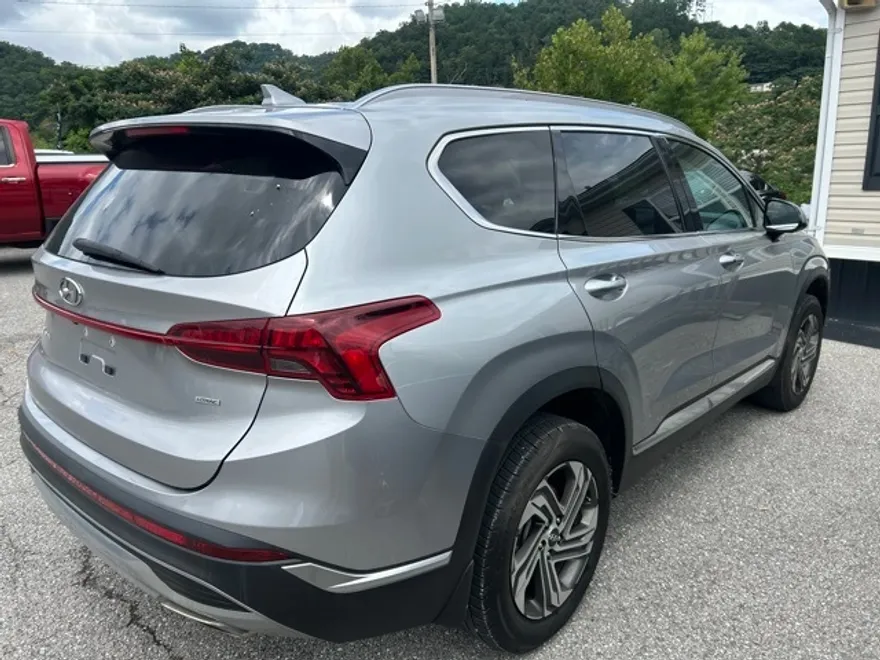 2022 Hyundai Santa Fe SEL photo 1