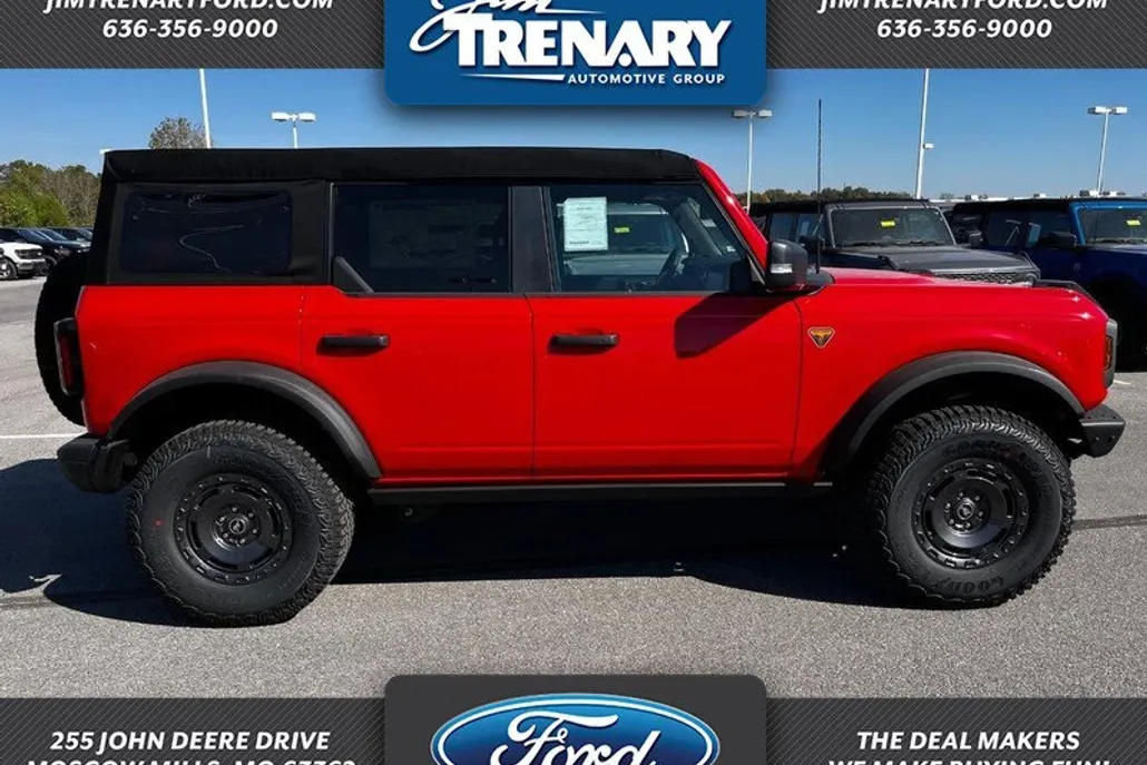 2024 Ford Bronco Badlands photo 1