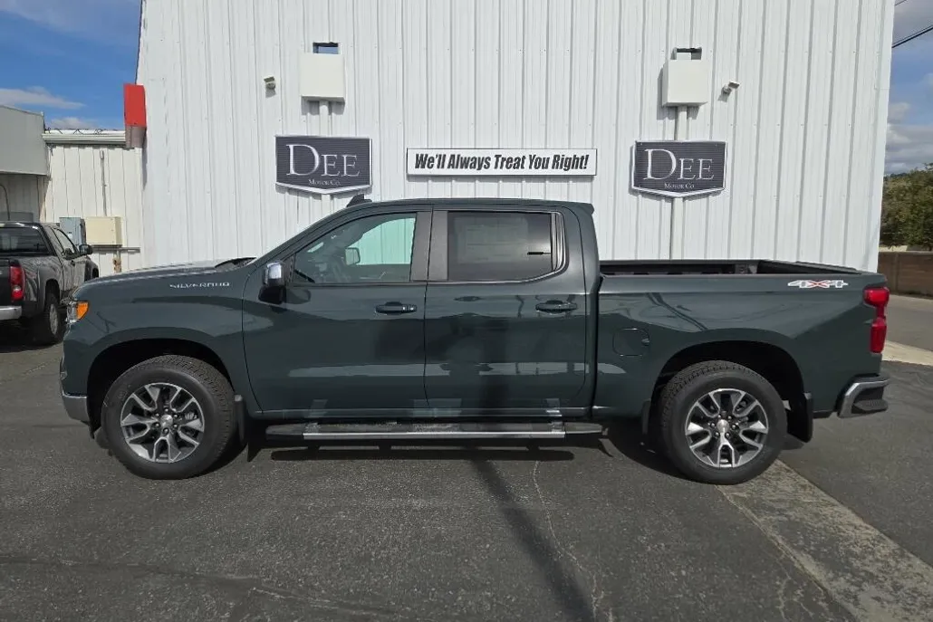 2025 Chevrolet Silverado LT photo 1