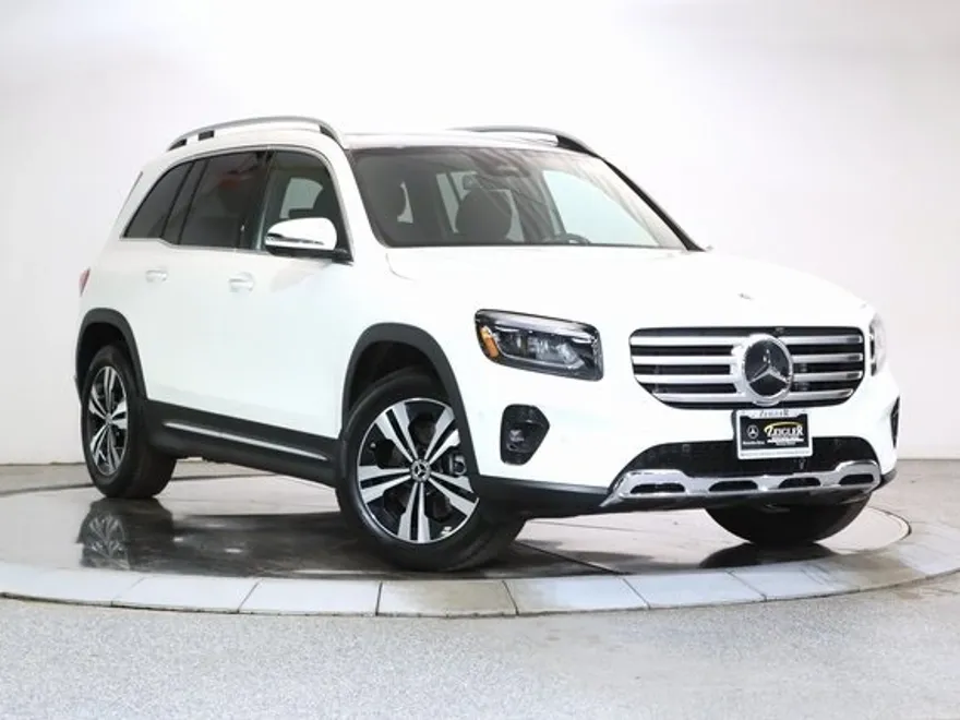 2025 Mercedes Benz GLB 250 4MATIC photo 1