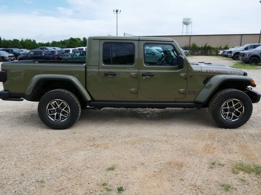 2025 Jeep Gladiator Rubicon photo 1