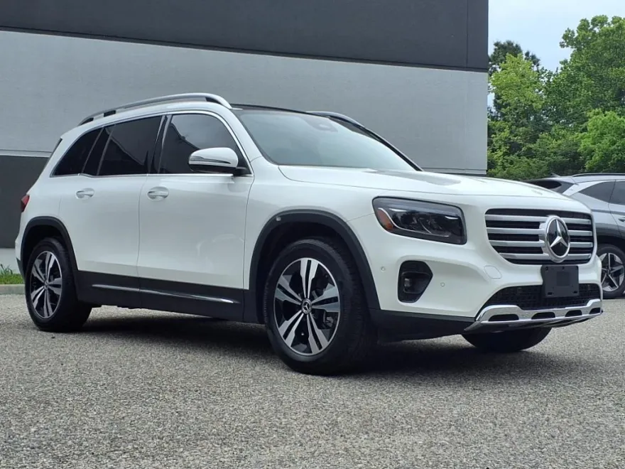 2025 Mercedes Benz GLB 250 photo 1