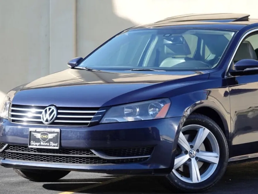 2012 Volkswagen Passat SE photo 1