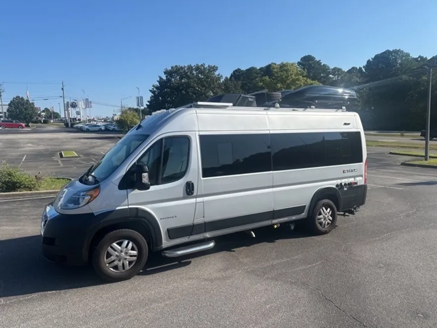 2022 Ram ProMaster 3500 Window Van Cargo Van photo 1