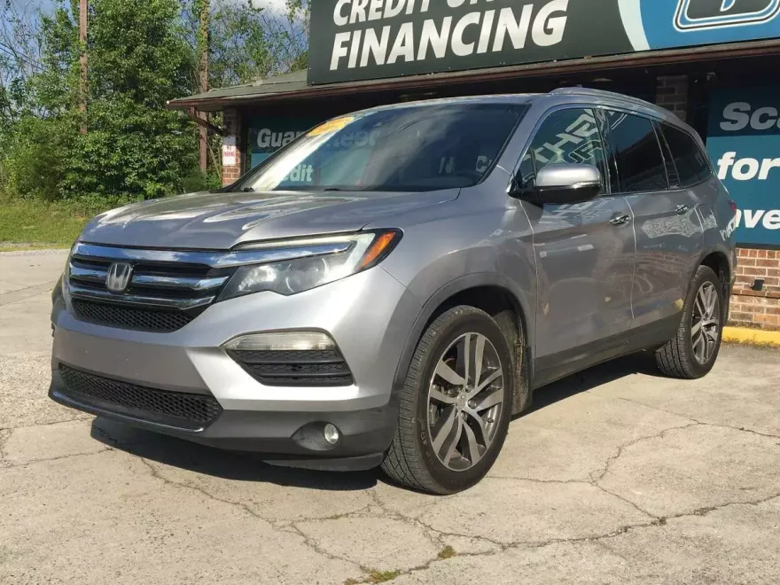 2016 Honda Pilot Touring photo 1
