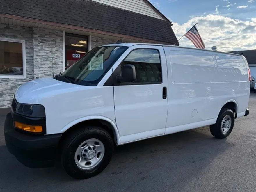 2022 Chevrolet Express 2500 Work Cargo Van photo 1