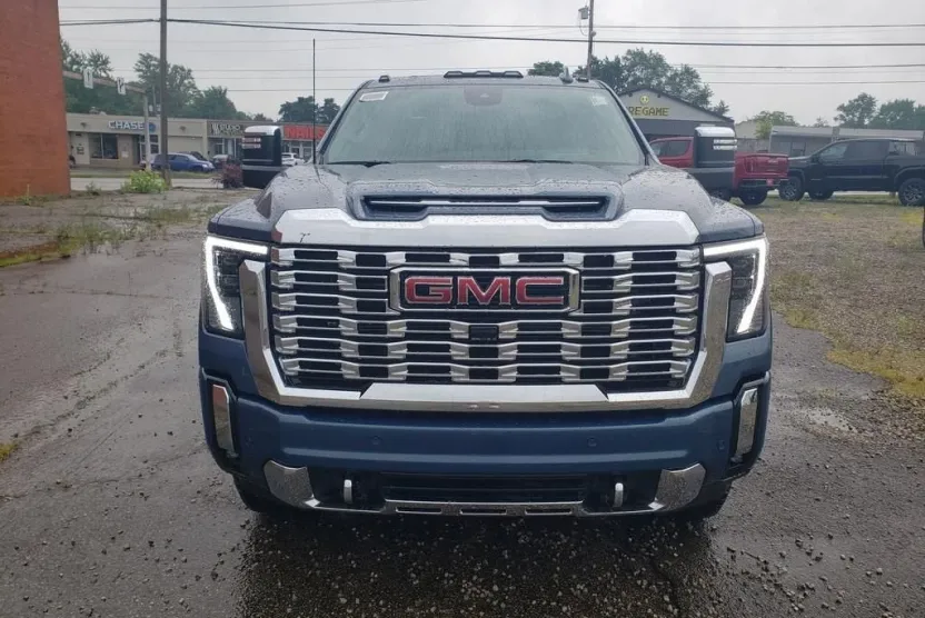 2025 Gmc Sierra 2500 HD Denali photo 1