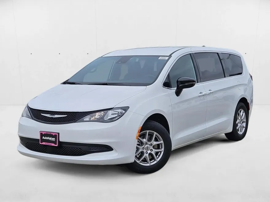 2025 Chrysler Voyager LX photo 1