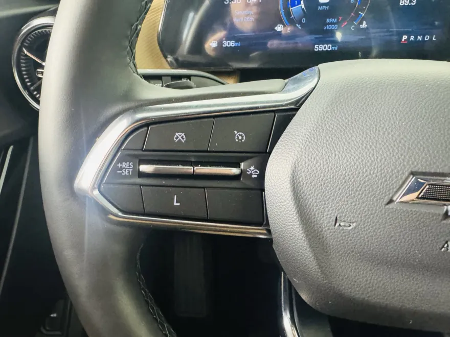 2025 Chevrolet Equinox ACTIV photo 1