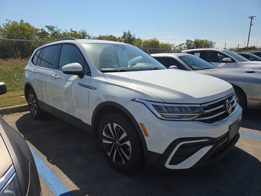 2023 Volkswagen Tiguan S photo 1