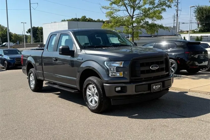 2017 Ford F-150 XL photo 1