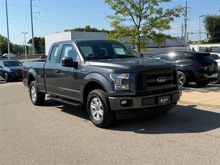 2017 Ford F-150 XL photo 1