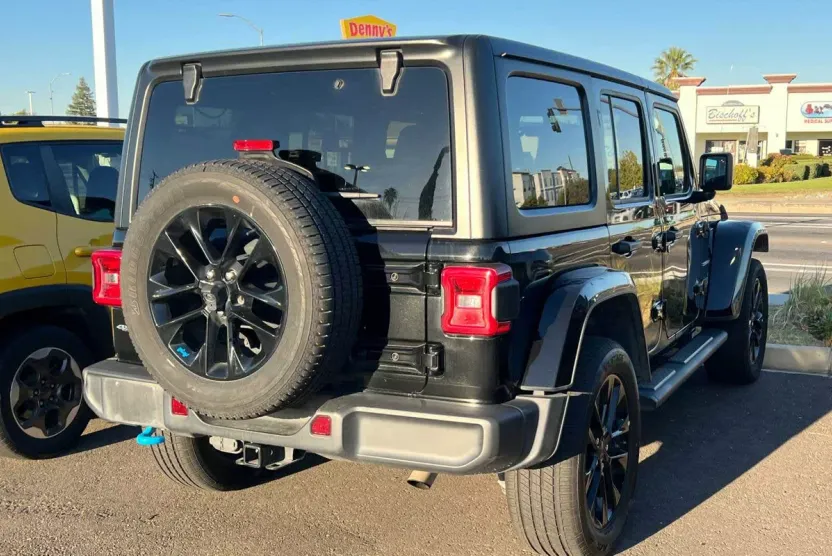 2023 Jeep Wrangler 4xe Sahara photo 1