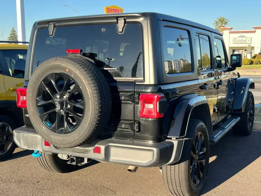 2023 Jeep Wrangler 4xe Sahara photo 1