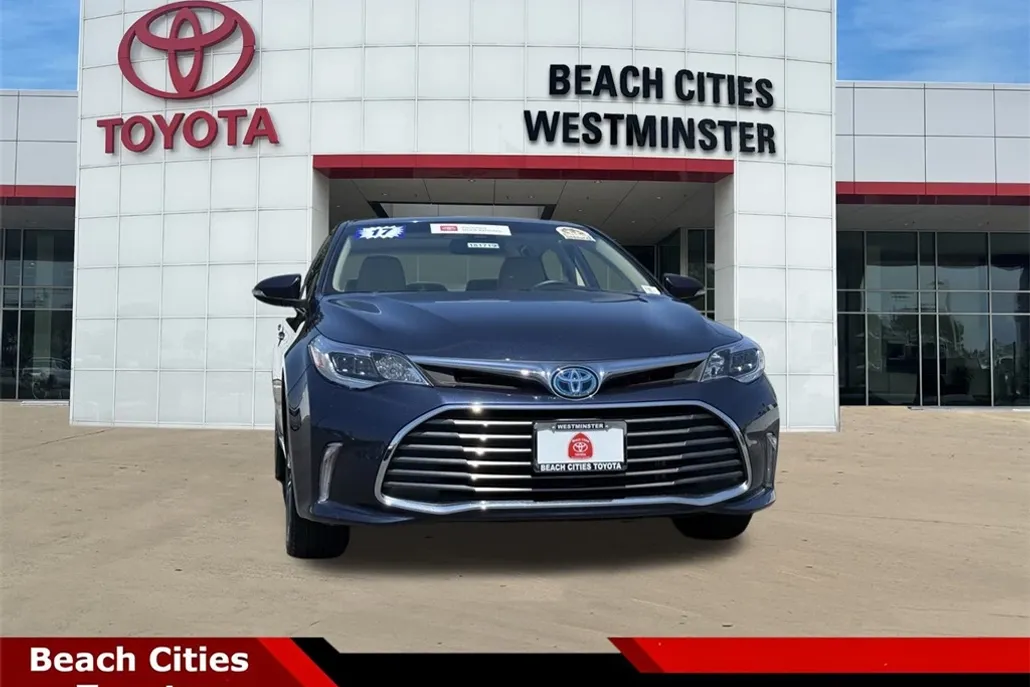 2017 Toyota Avalon Hybrid XLE Plus photo 1