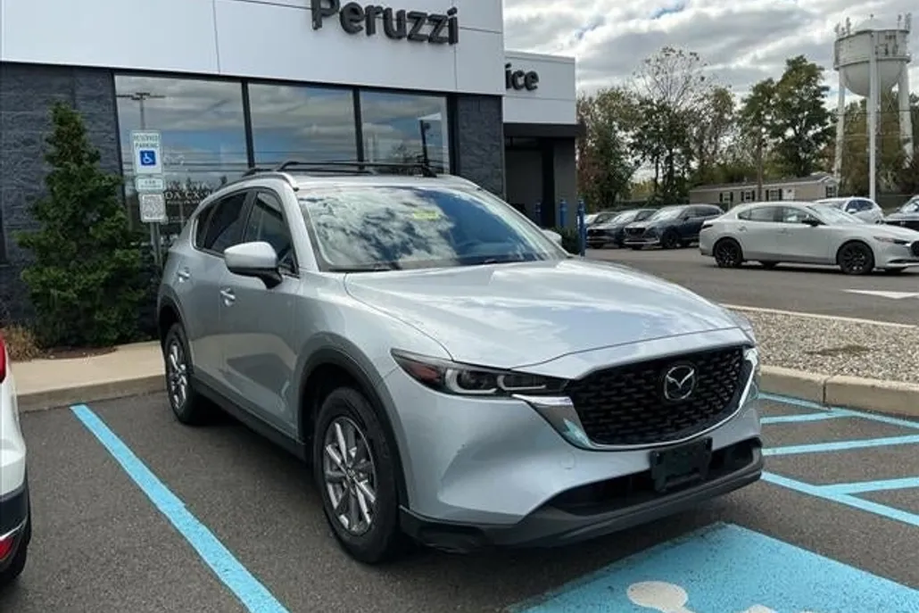 2023 Mazda CX-5 2.5 S Preferred photo 1