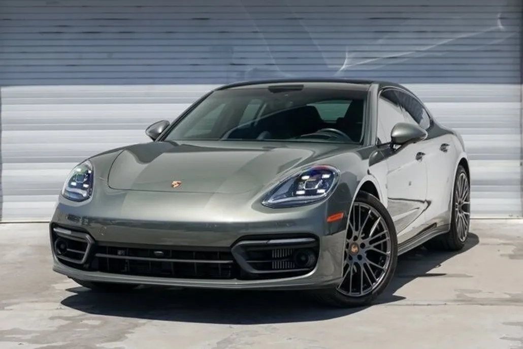 2023 Porsche Panamera 4 Platinum photo 1