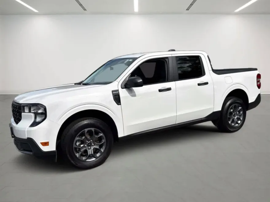 2025 Ford Maverick XLT photo 1