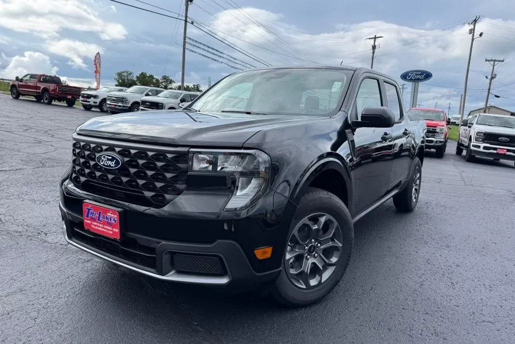 2025 Ford Maverick XLT photo 1