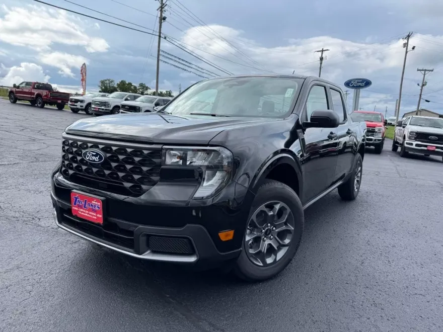 2025 Ford Maverick XLT photo 1