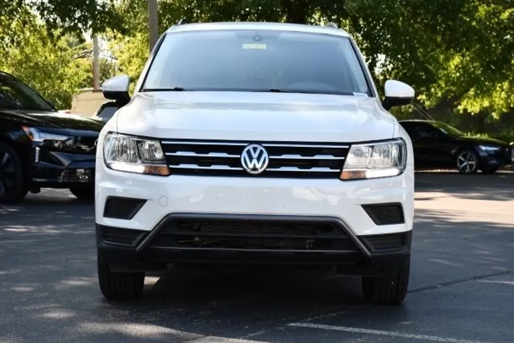 2021 Volkswagen Tiguan SE photo 1
