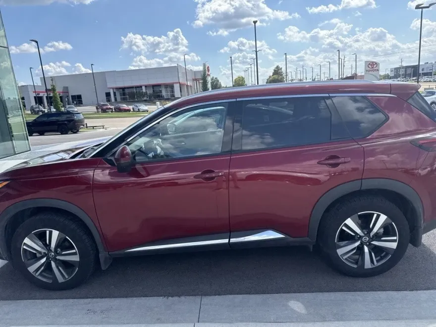 2021 Nissan Rogue SL photo 1