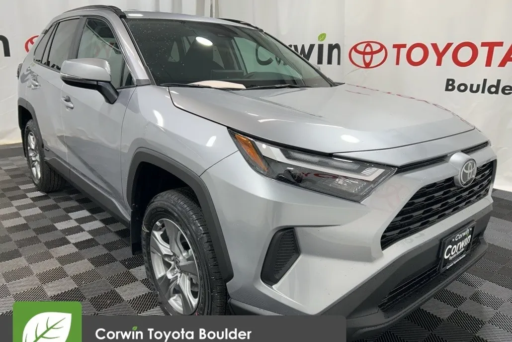 2025 Toyota RAV4 Hybrid XLE photo 1