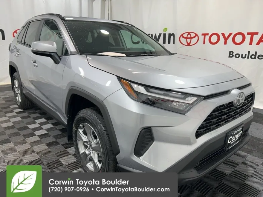 2025 Toyota RAV4 Hybrid XLE photo 1