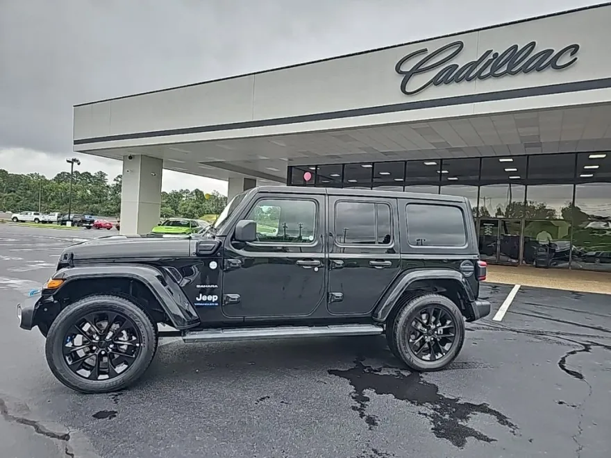 2023 Jeep Wrangler 4xe Sahara photo 1