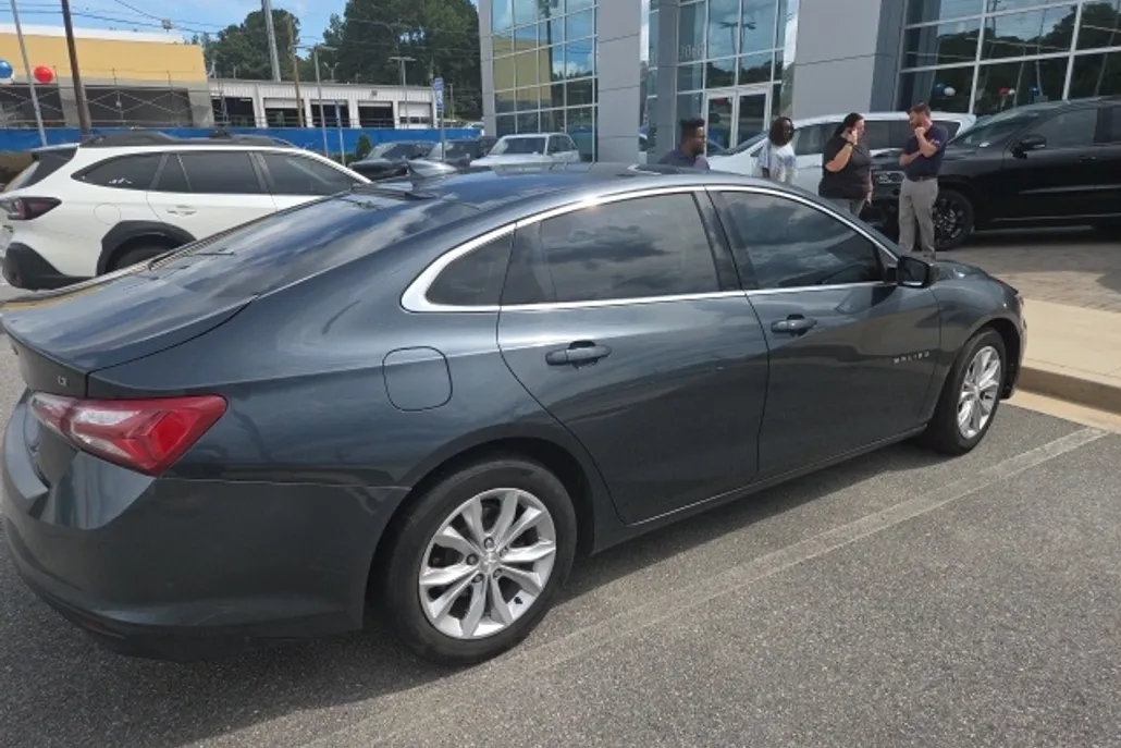 2019 Chevrolet Malibu 1LT photo 1