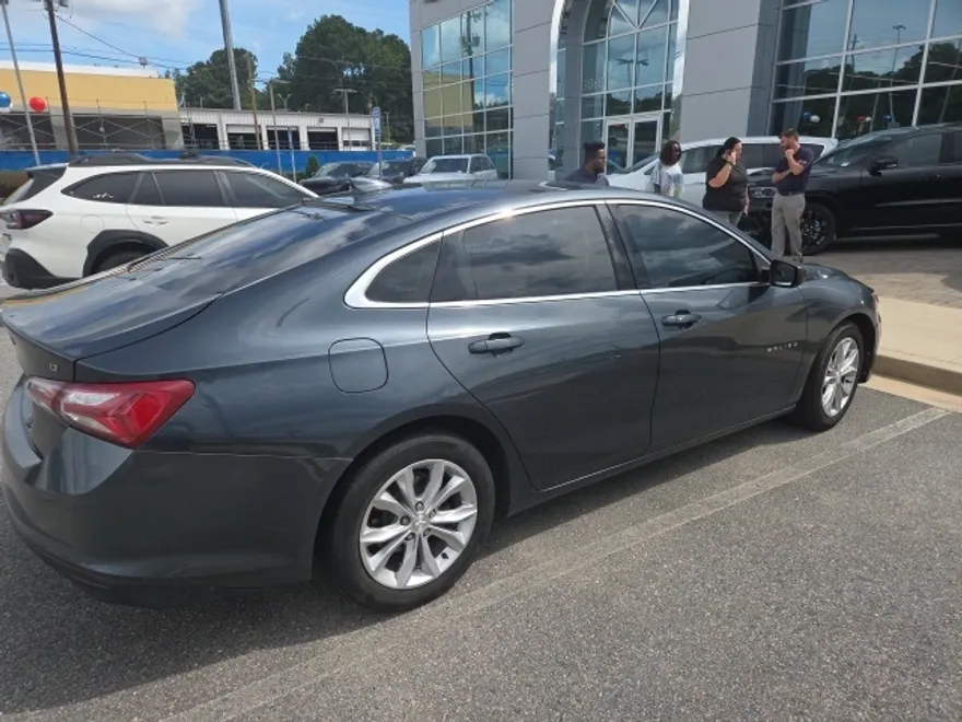 2019 Chevrolet Malibu 1LT photo 1