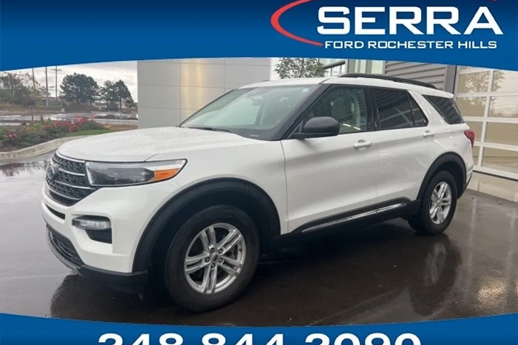 2023 Ford Explorer XLT photo 1
