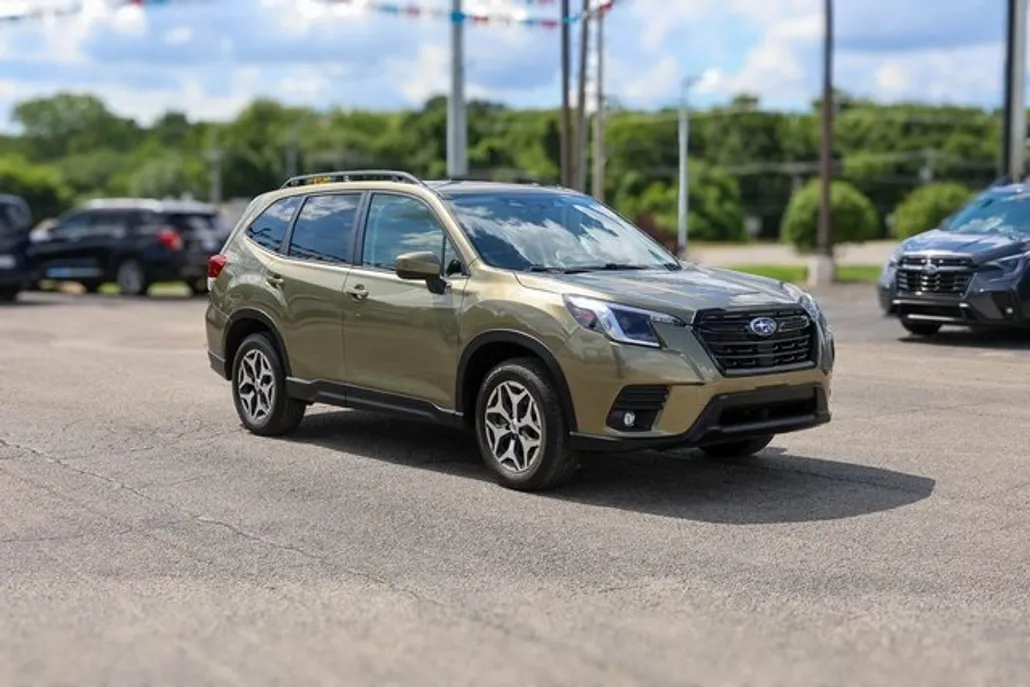 2024 Subaru Forester Premium Base photo 1