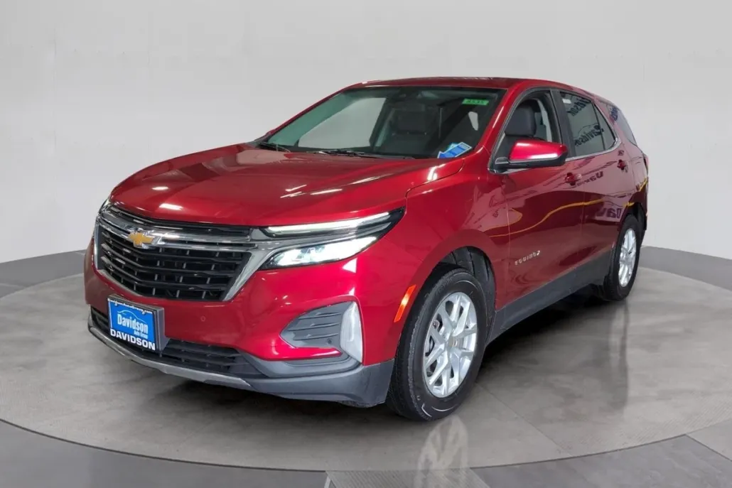 2022 Chevrolet Equinox LT photo 1