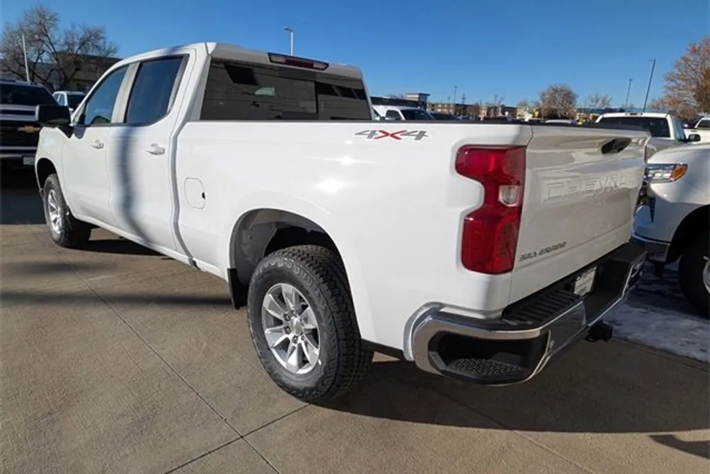 2025 Chevrolet Silverado 1500 LT photo 1