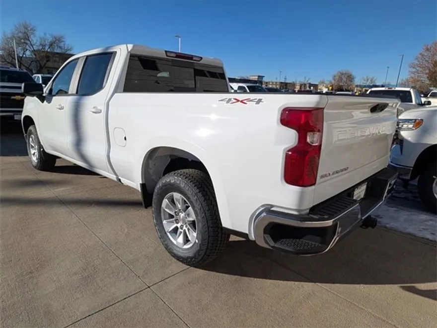 2025 Chevrolet Silverado 1500 LT photo 1