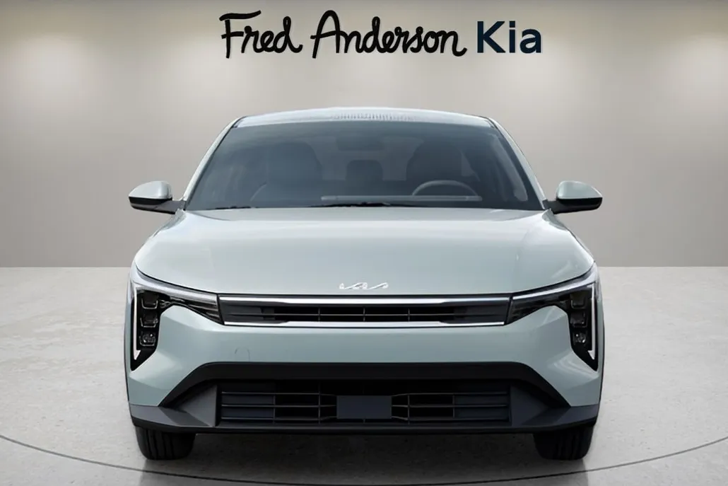 2025 Kia K4 LXS photo 1