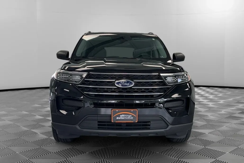 2024 Ford Explorer XLT photo 1