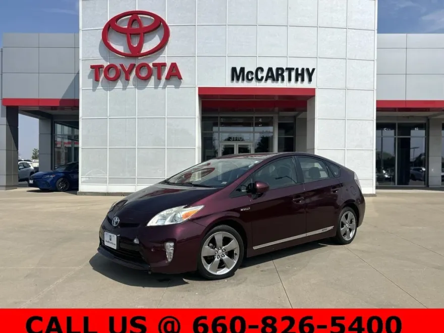 2013 Toyota Prius Two photo 1