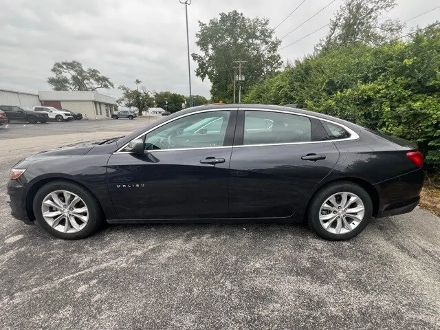 2023 Chevrolet Malibu 1LT photo 1