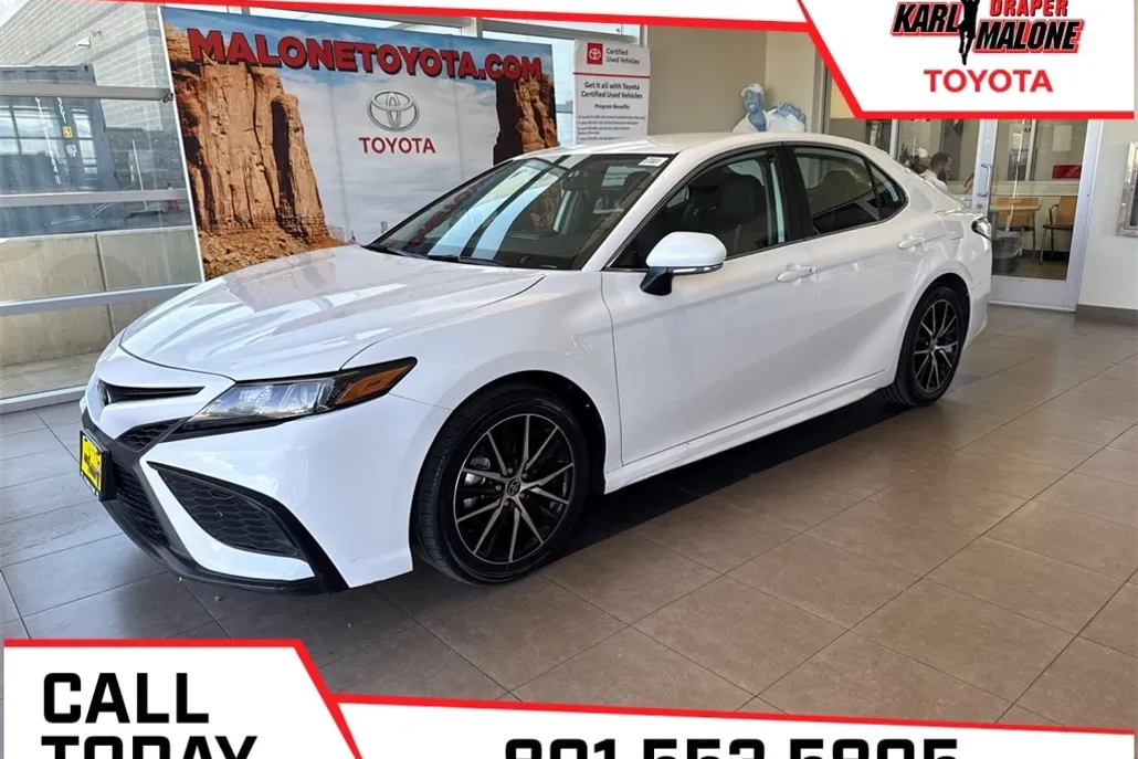 2024 Toyota Camry SE photo 1