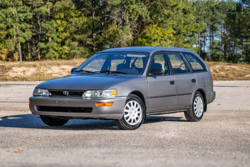 1995 Toyota Corolla DX photo 1