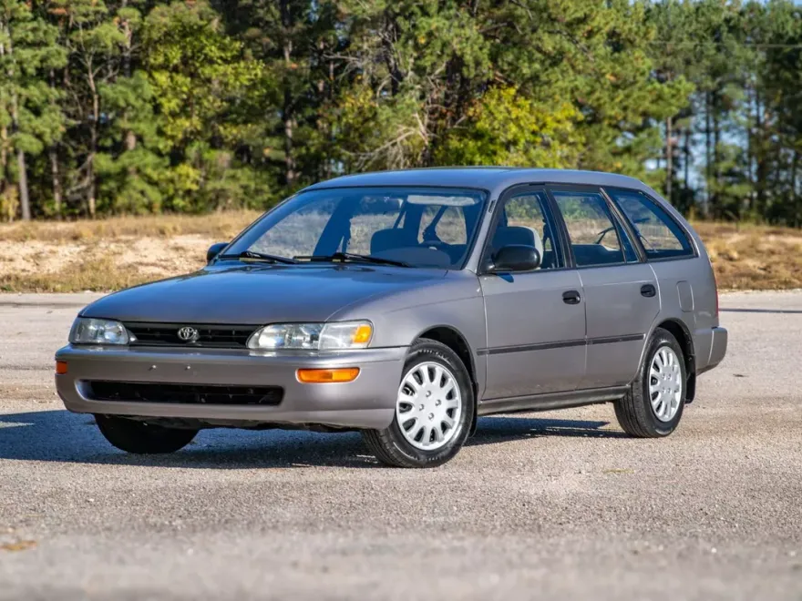 1995 Toyota Corolla DX photo 1